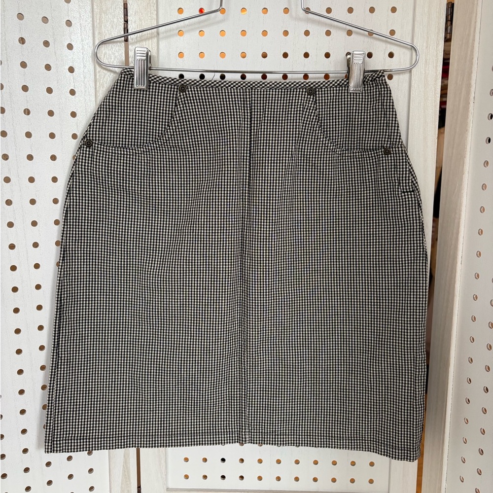 Classic Black and White Houndstooth Skirt